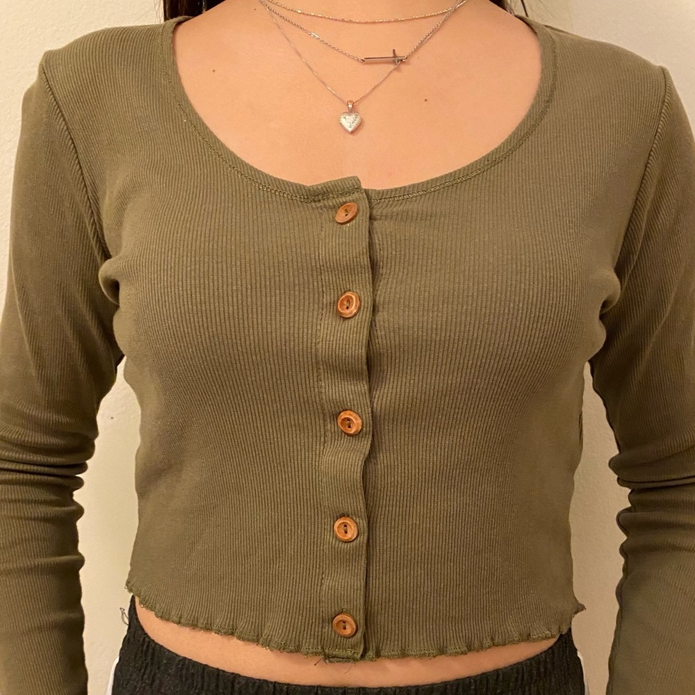 “Cotton on Long Sleeve Cropped Button Top”